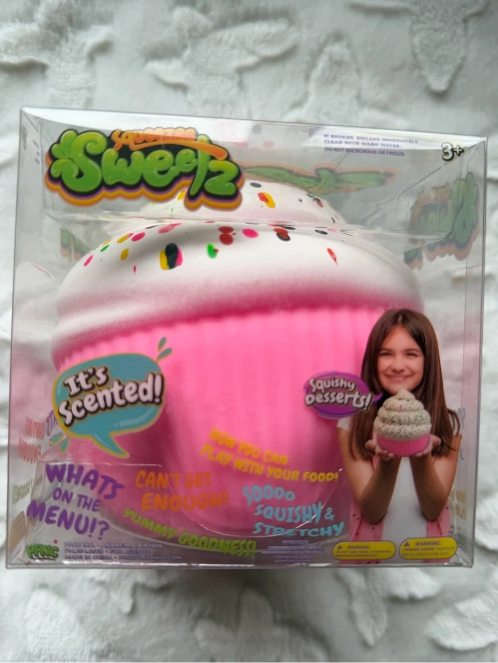 🧁💗 **NIB & SEALED – PINK JUMBO CUPCAKE SQUISHY!** 💗🧁